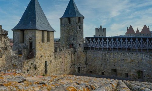 0_ Headef CARC CASTLE